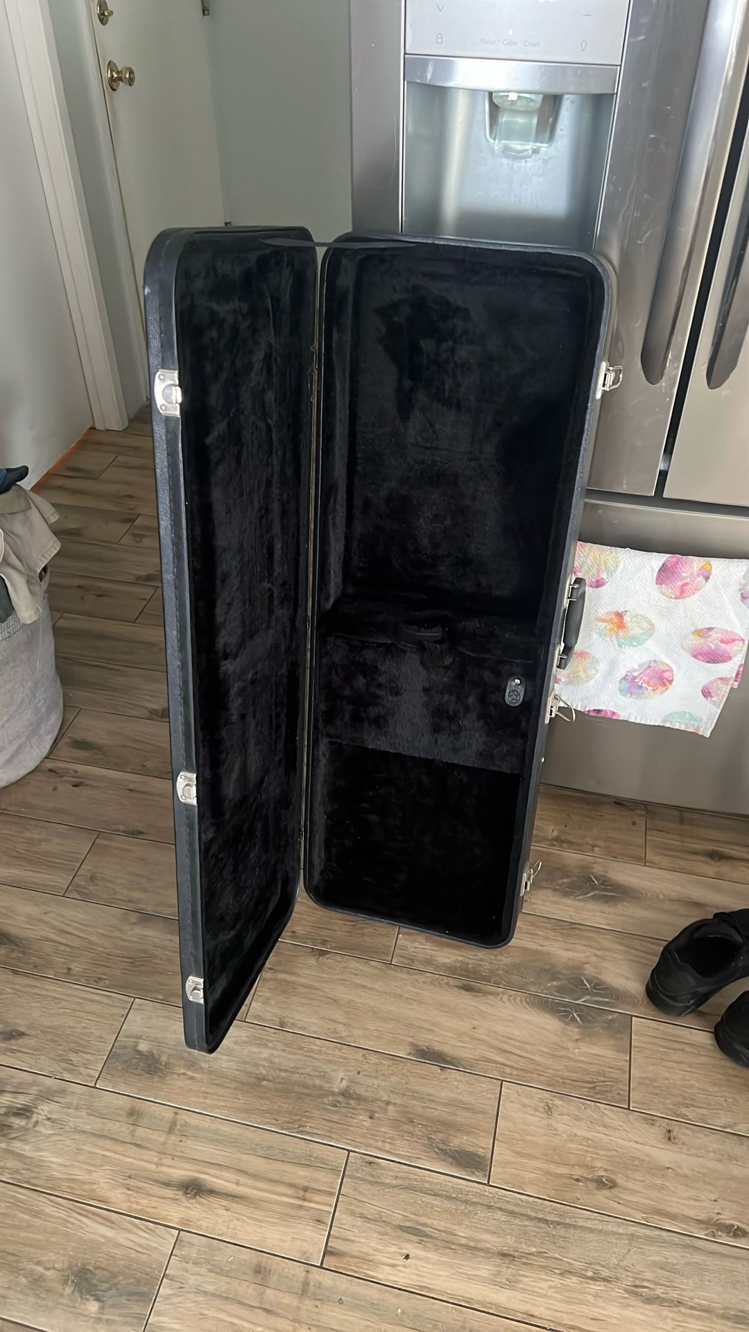 2 Fender Electric Guitar Carry Bags And Hard Guitar Case