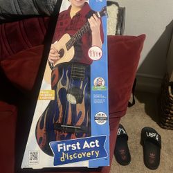 Limited Edition First Act Discovery Guitar ( Kids) 