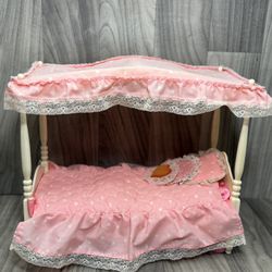 Vintage 1982 Barbie Dream Furniture Canopy Bed #5641 - Complete Bedding Included