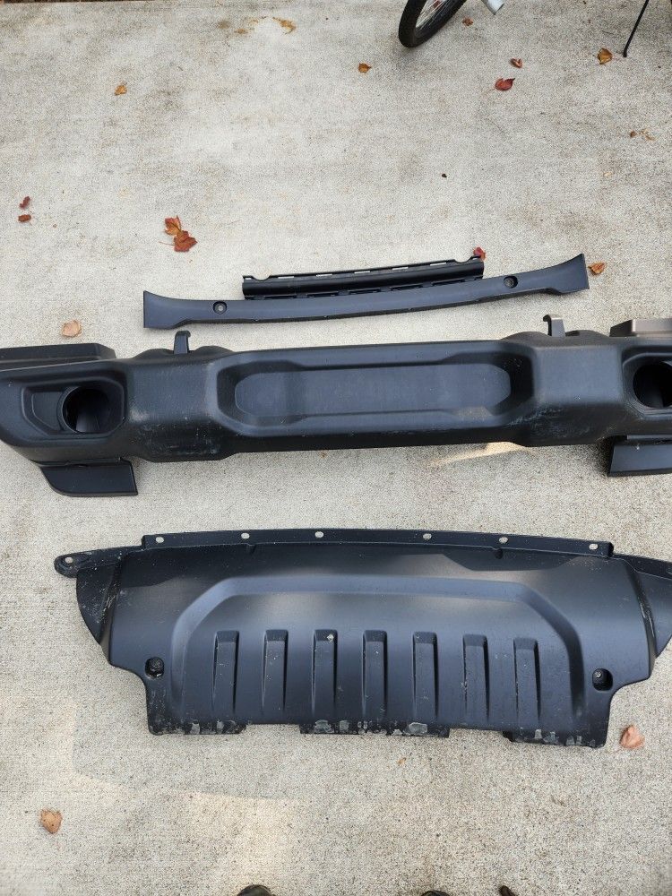 Jeep 2020 JLU Front Bumper Assembly With Fog Lights