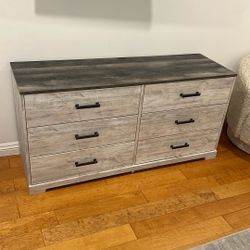 Matching Dresser And Two Nightstands