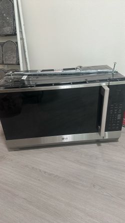 Microwave and hood range