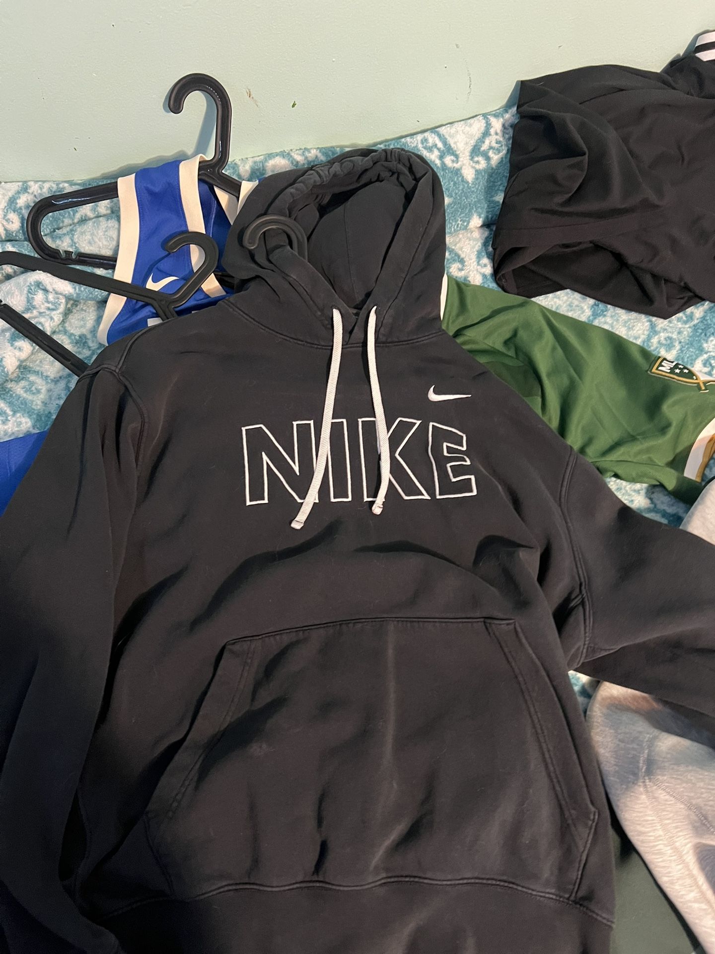 nike sweaters