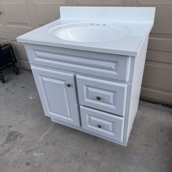 30x22” WHITE VANITY W WHITE TOP  NEW
