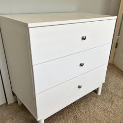 Dresser In Very Good Condition 