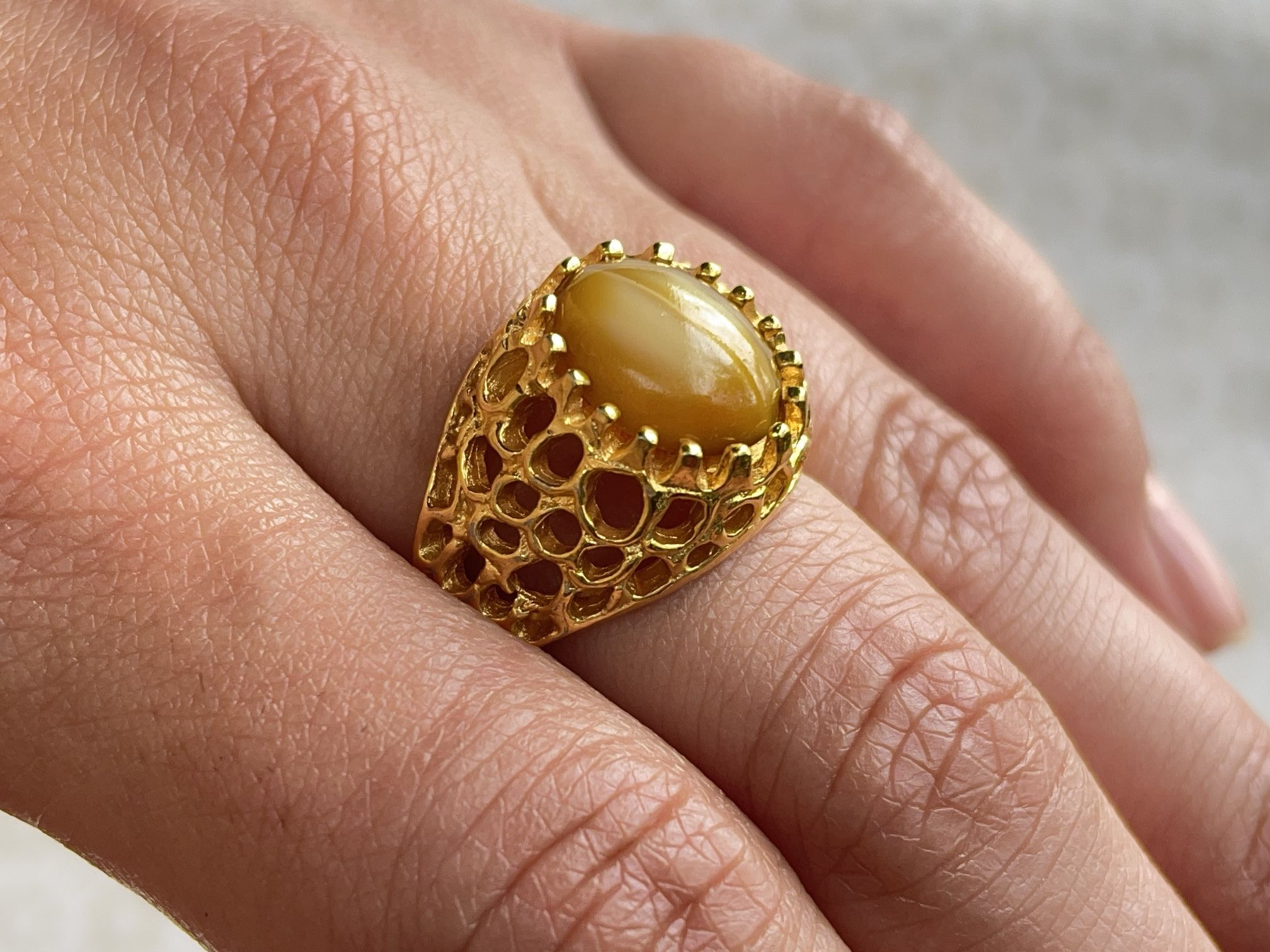 Vintage 1970's Tiger's Eye Cabochon Cocktail Ring Set in 14kt Gold HGE