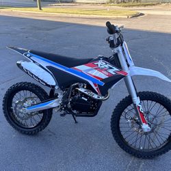 250 cc dirtbike