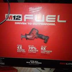 Milwaukee M12 Fuel Hackzal Recip Saw Kit