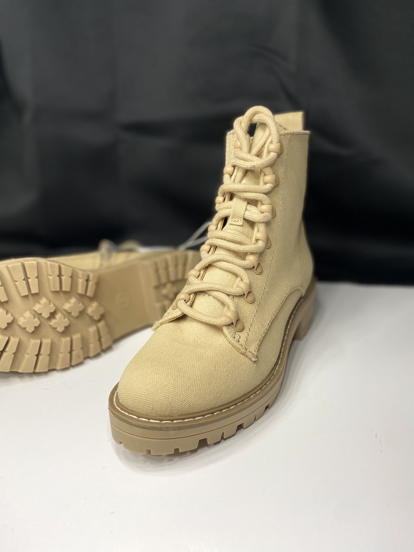 Universal Thread Parker Canvas Lace Up Combat Boots Tan Block Utility Heel Sze 7