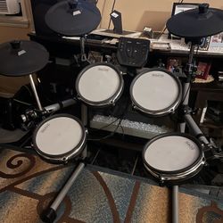 Simmons Drummer Set with Amplifier