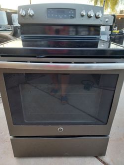 STOVE GE   ELECTRIC EVERTING WORKS VERY CLEAN DELIVERY AND INSTALLATION AVAILABLE