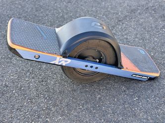 Onewheel XR (Like New / Low miles)
