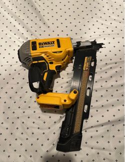 DeWaltw® 20V MAX 21° Cordless Framing Nailer
