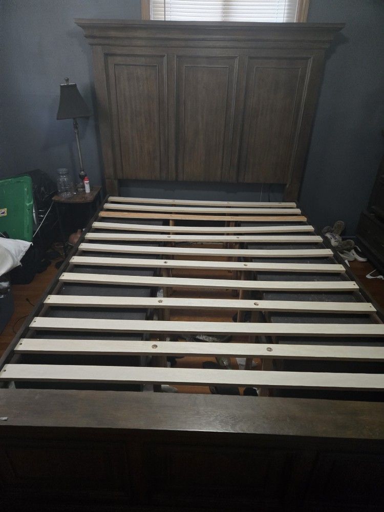 Very Solid Queen Bed And Dresser With Mirror