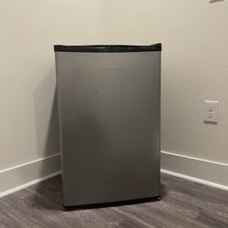Hisense Mini Fridge