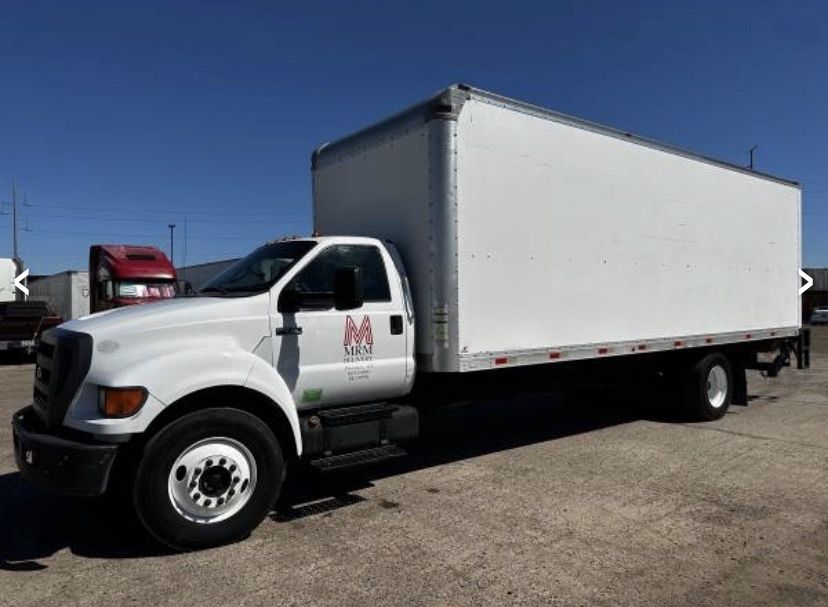 2013 Ford F750 26 FT Box Truck w/liftgate