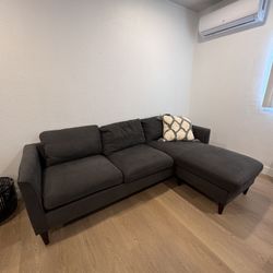 Sofa w/ Chaise 