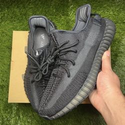 Size 12 Yeezy Onyx Colorway HQ4540