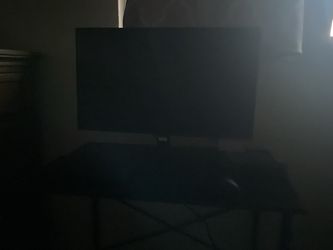Selling this oled monitor. And. I have gaming chair oled monitor and headset and keyboard for only 300 negotiable