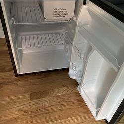 Whirlpool 2.7 Cu Ft Mini Refrigerator - Stainless Steel - Wh27s1e