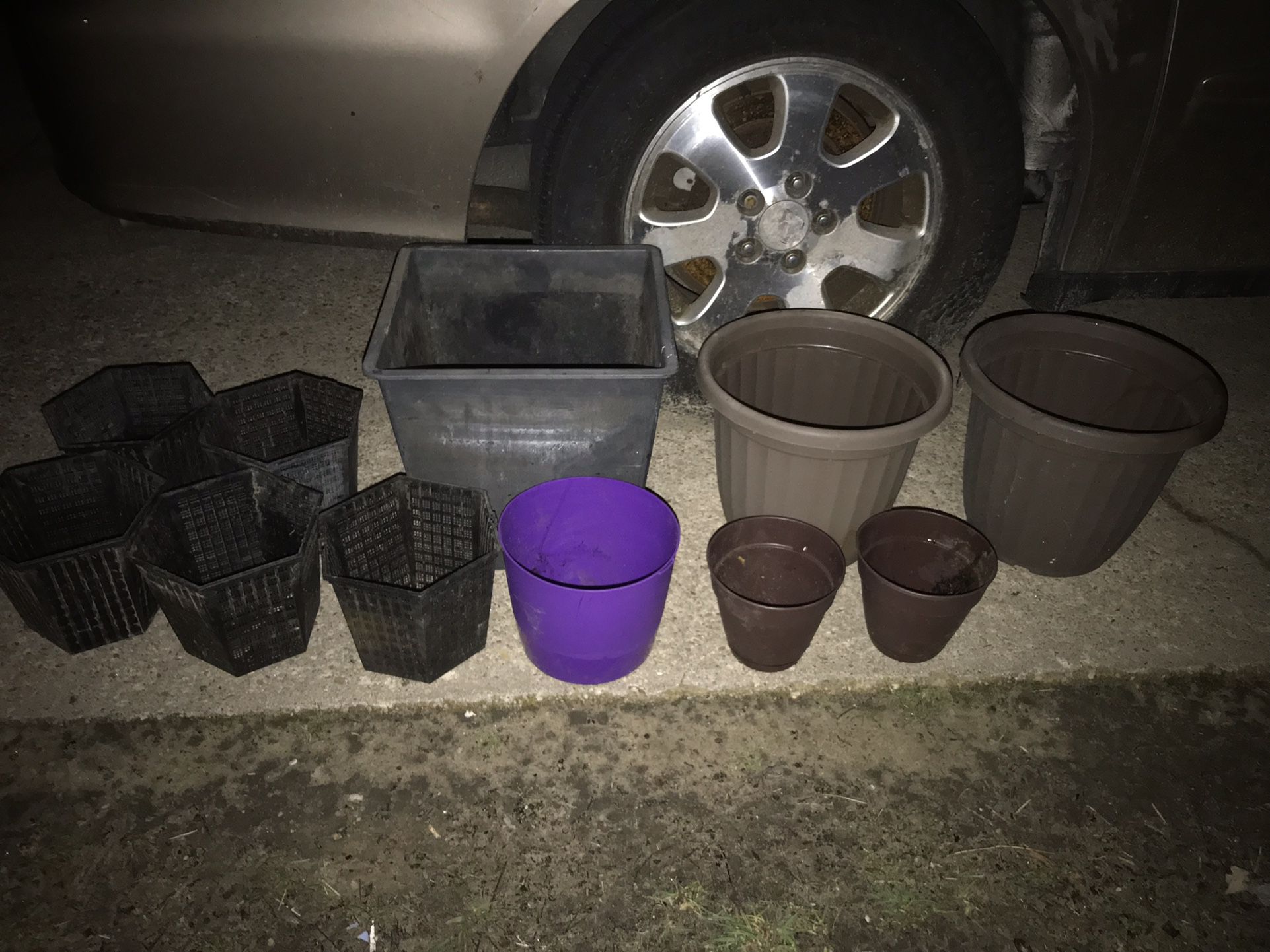 Nice large to small flower pots everything goes for $25 firm
