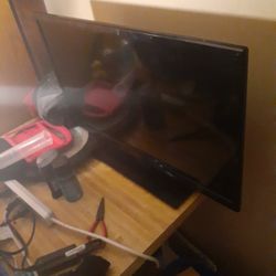 28 Inch Insignia TV