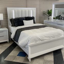 4 Pc Queen Bedroom Set