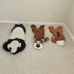 3 Extra-large Stuffed Animals