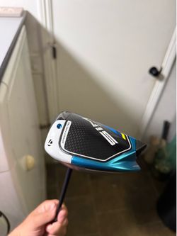 Taylor made SIM 2 driver 9.0 degree stiff shaft