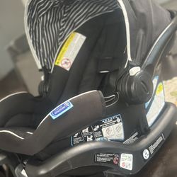 Graco Snugride Lite LX Car Seat 