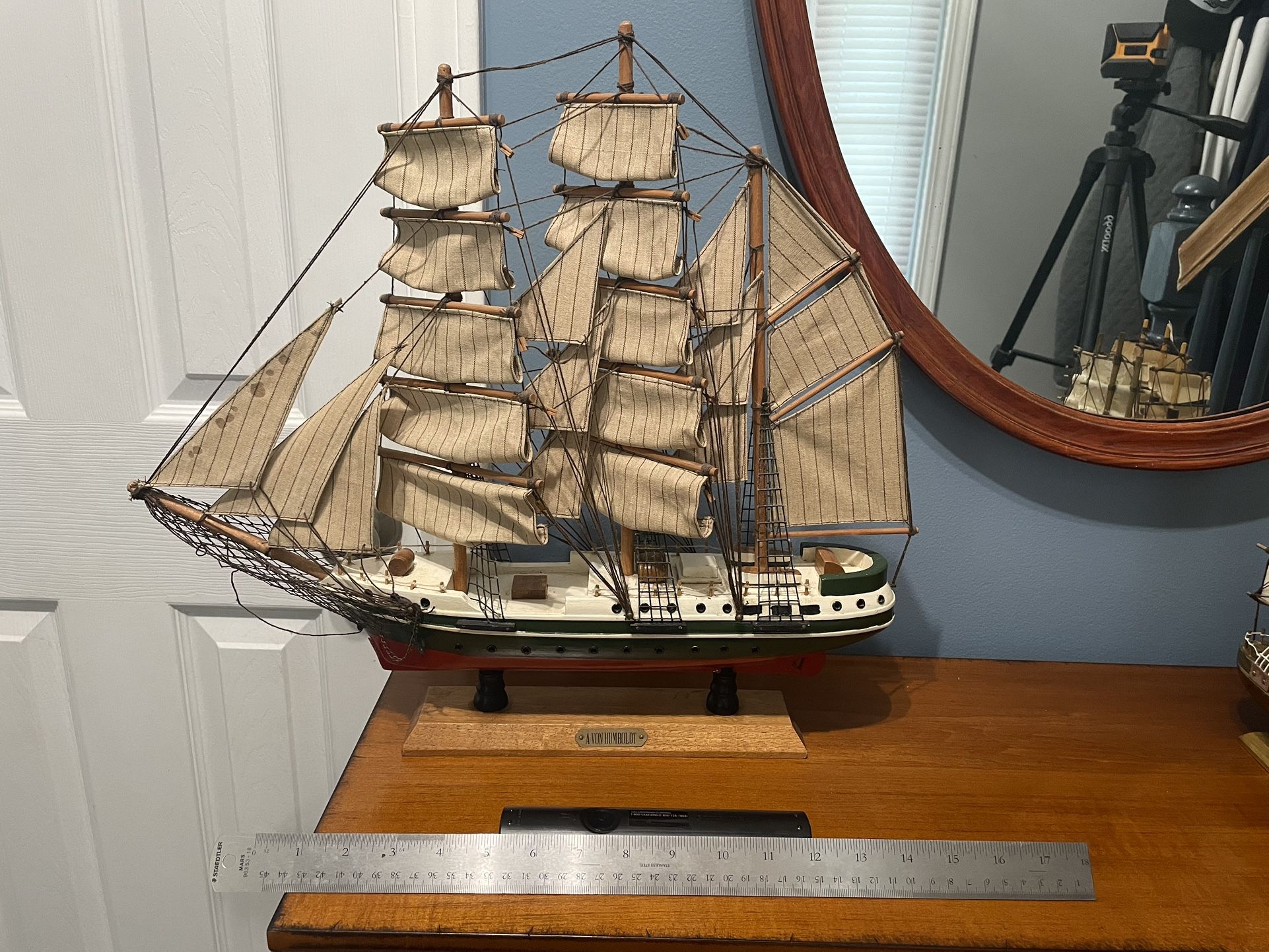 Vintage Tabletop Collector Ships