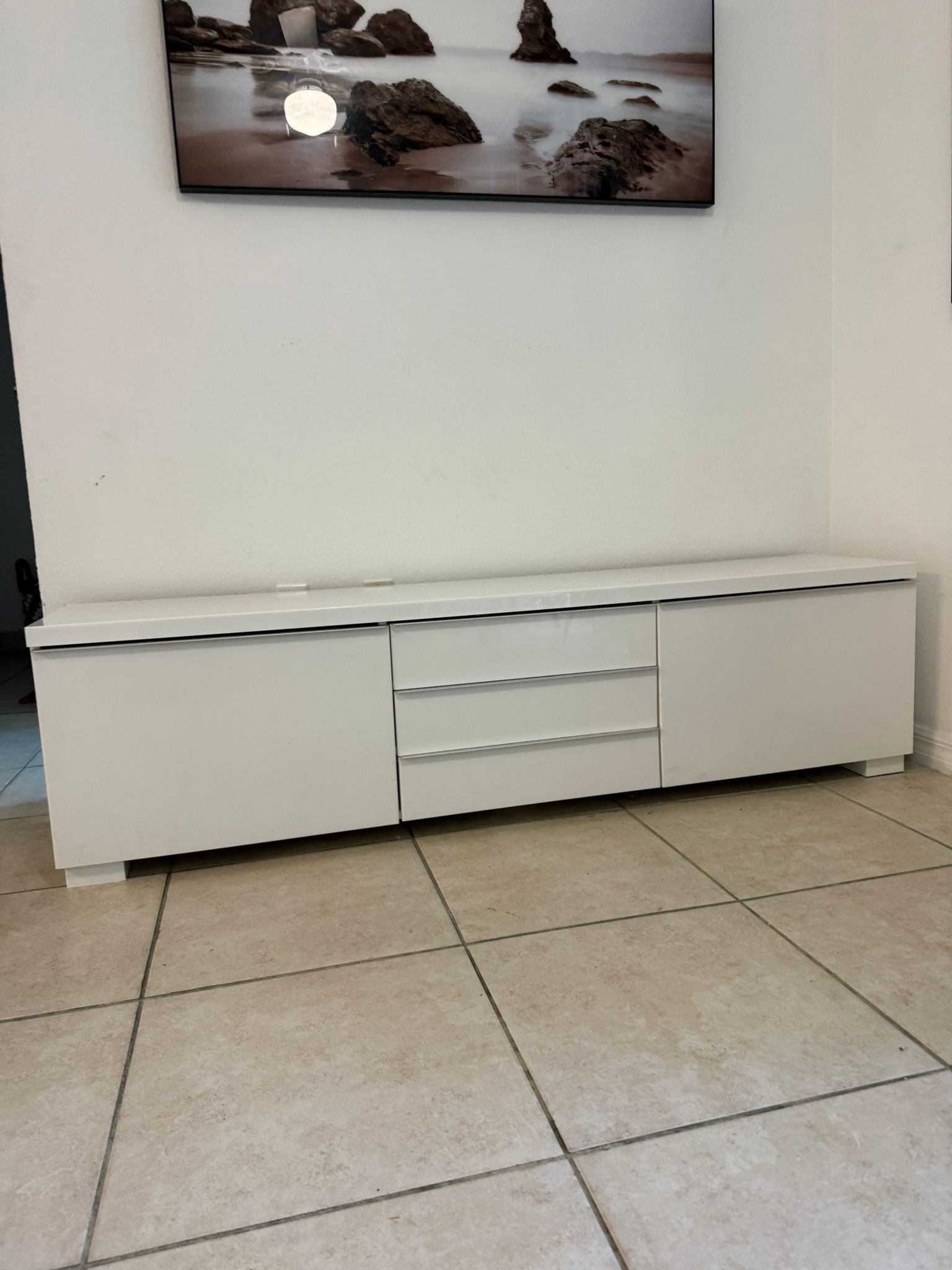 Modern White TV Stand – Great Condition