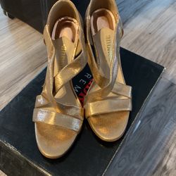 Brand New Never Worn Size 8