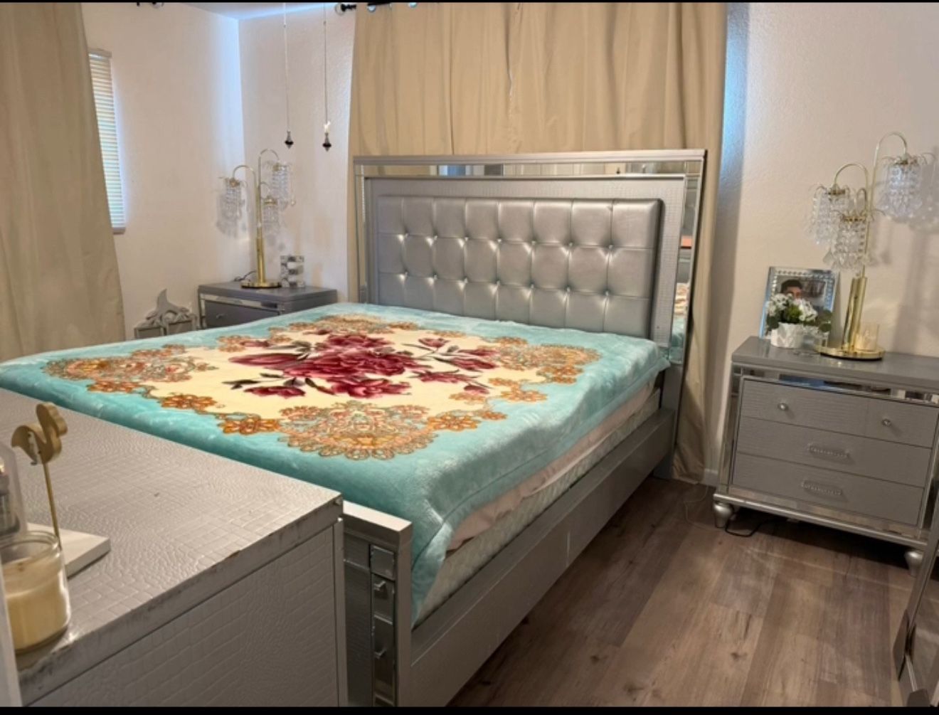 Gorgeous King Size Bedroom Set