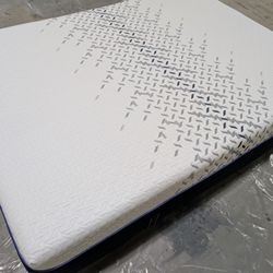 Nectar Luxe Hybrid Queen Mattress- Used For One Week! 