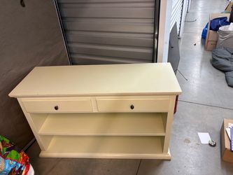 Dresser/tv stand