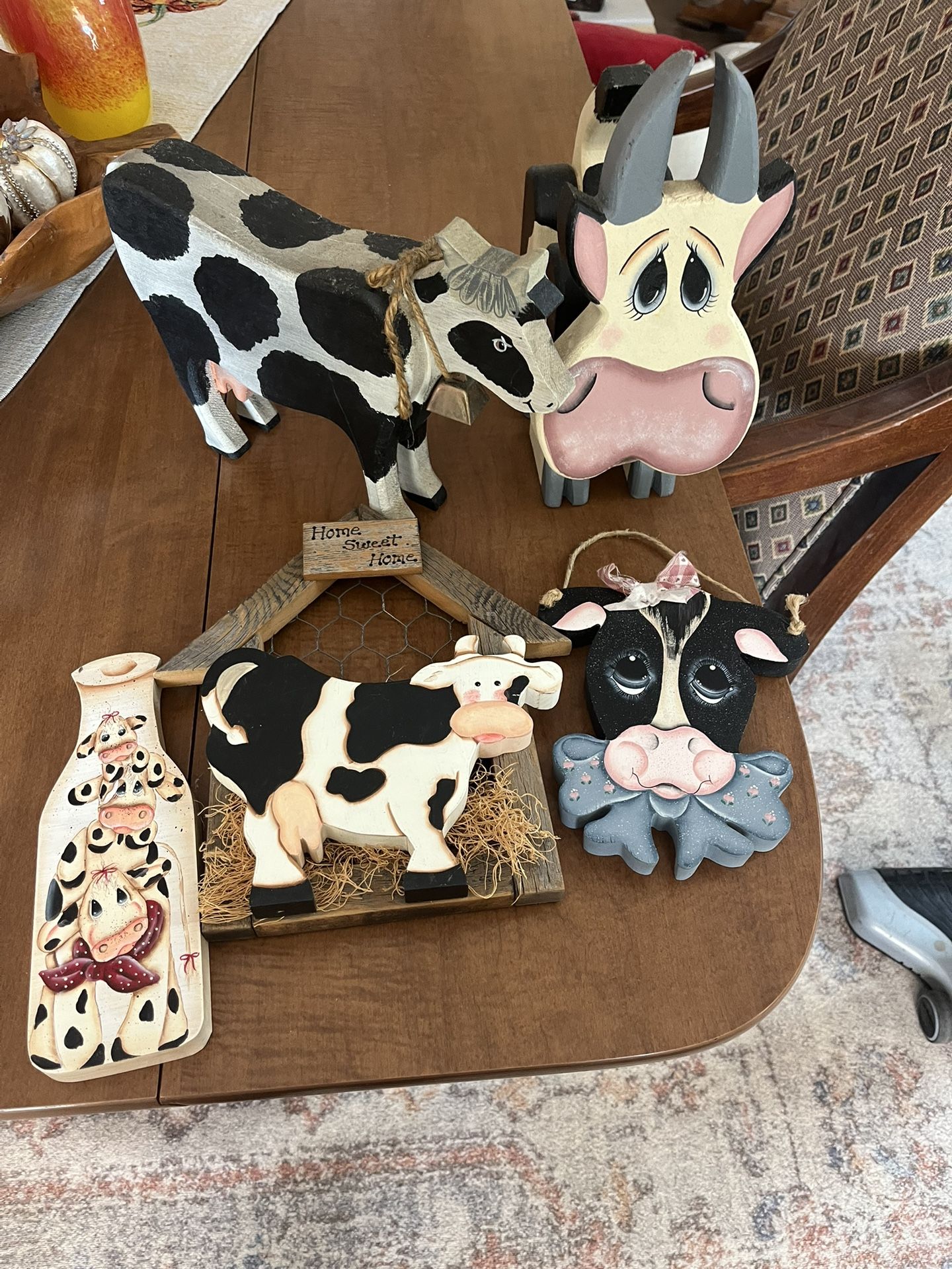 5 Wooden Cow Decor
