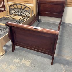 Twin Sleigh Bed (in Store)