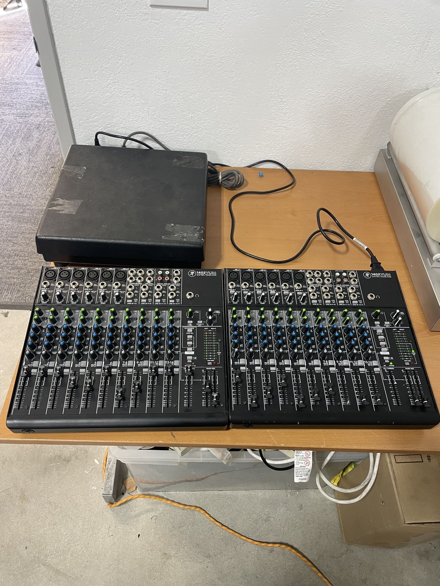 Lot Of 2 Mackie 1402-VLZ4 Compact Audio Mixer 14 Channels With 2 Power Cords 