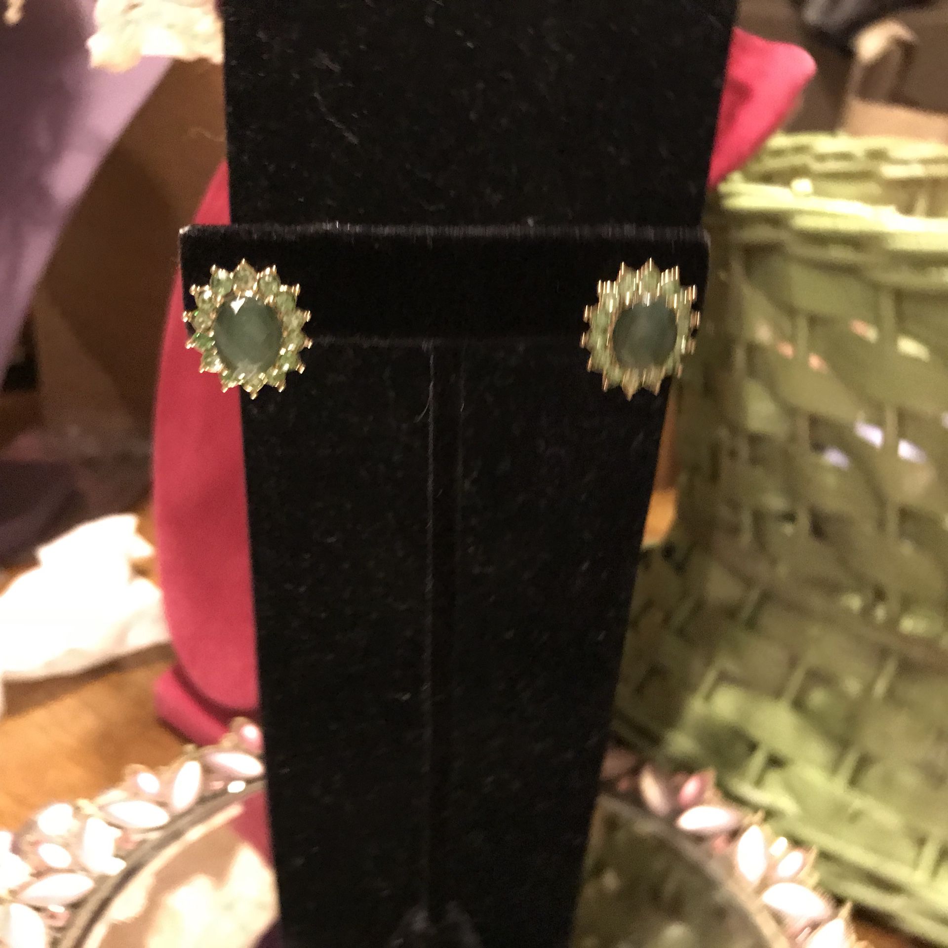 Gorgeous! Gold Green pierced earrings with Diamond crystal stones