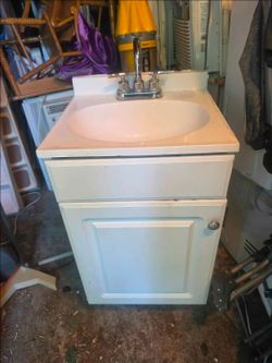 19x17 bedroom vanity sink