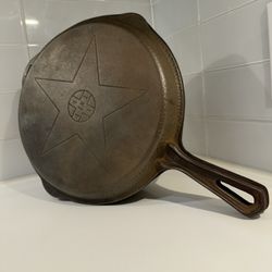Vintage Lodge Cast Iron 4 In 1 Skillet/Dutch Oven