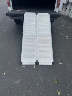$100 (5’ or 60” long) wheelchair or heavy equipment ramp / all aluminum/ 800 pound capacity