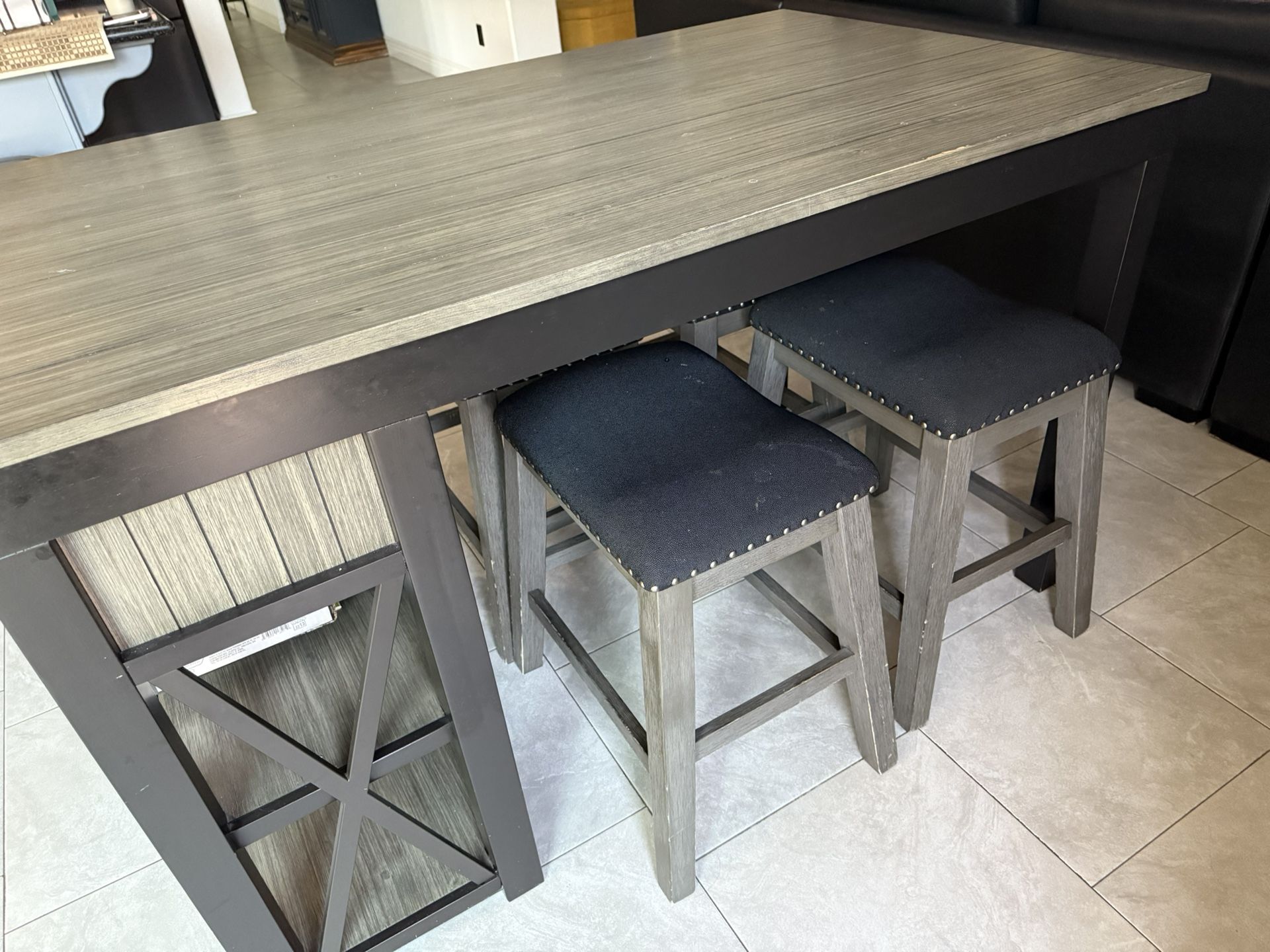 Dinning Table Wood 4 Bar stools Leather Cushion