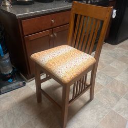 6 identical dining table chairs (chairs only)
