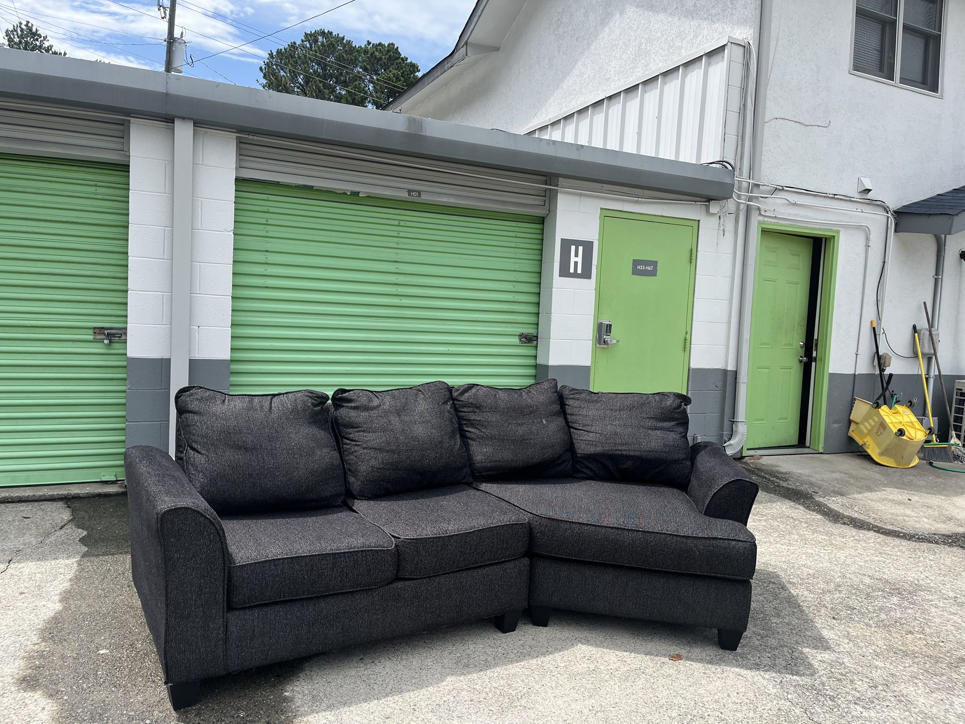 Dark Black Cuddler Sectional (free delivery)✨