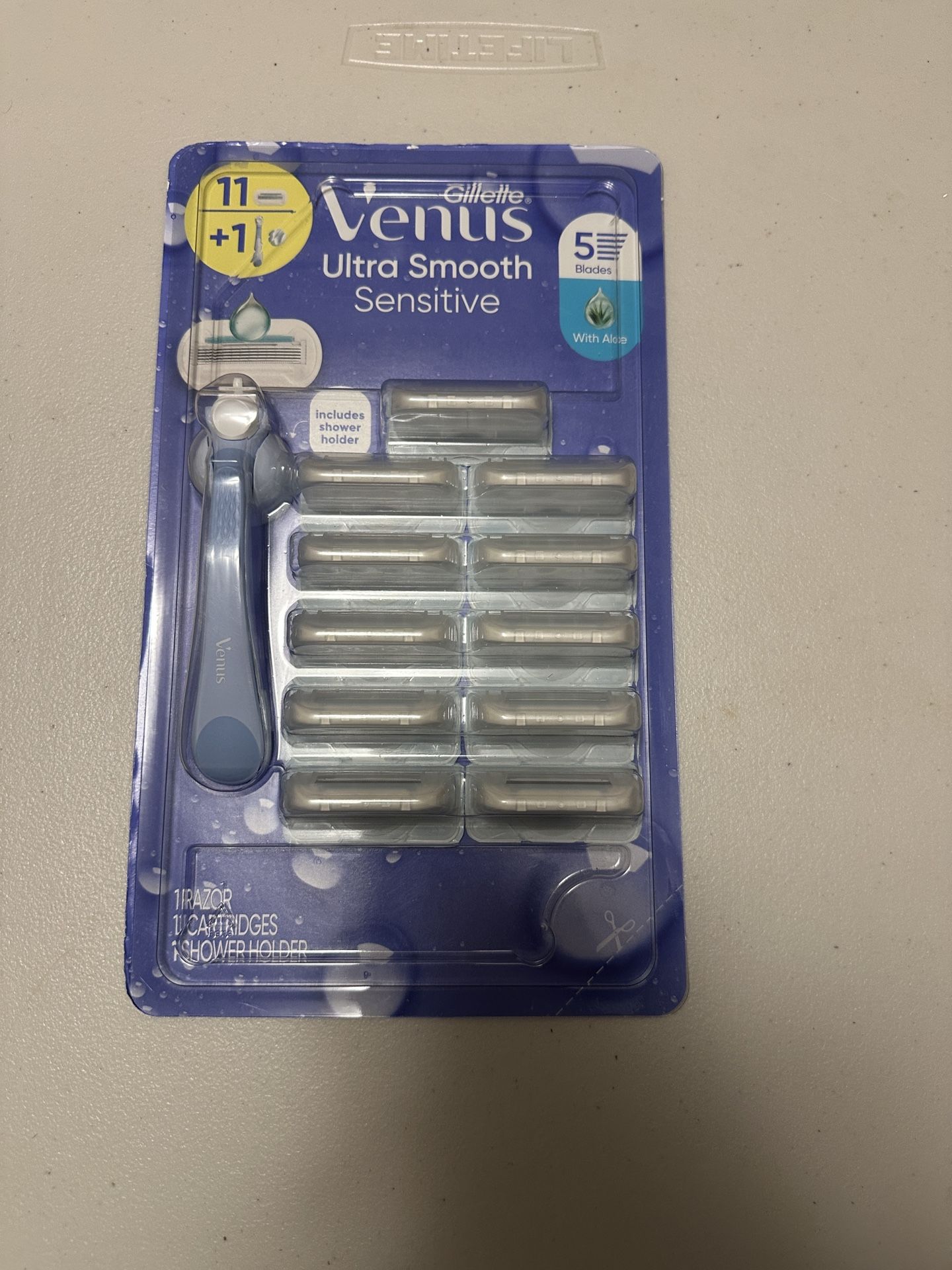 Gillette Venus Ultra Smooth Sensitive 1 Razor+ 11 Cartridges + Sh