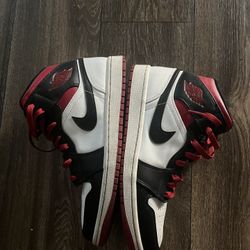Jordan 1 Mid Size 8.5