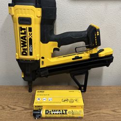 DEWALT DGN845B 20V MAX XR Trak-It C6 Gas Nailer w/ 2 New Fuel Cells