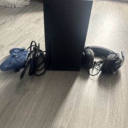 Xbox Series X 1TB w/ Astro Headset